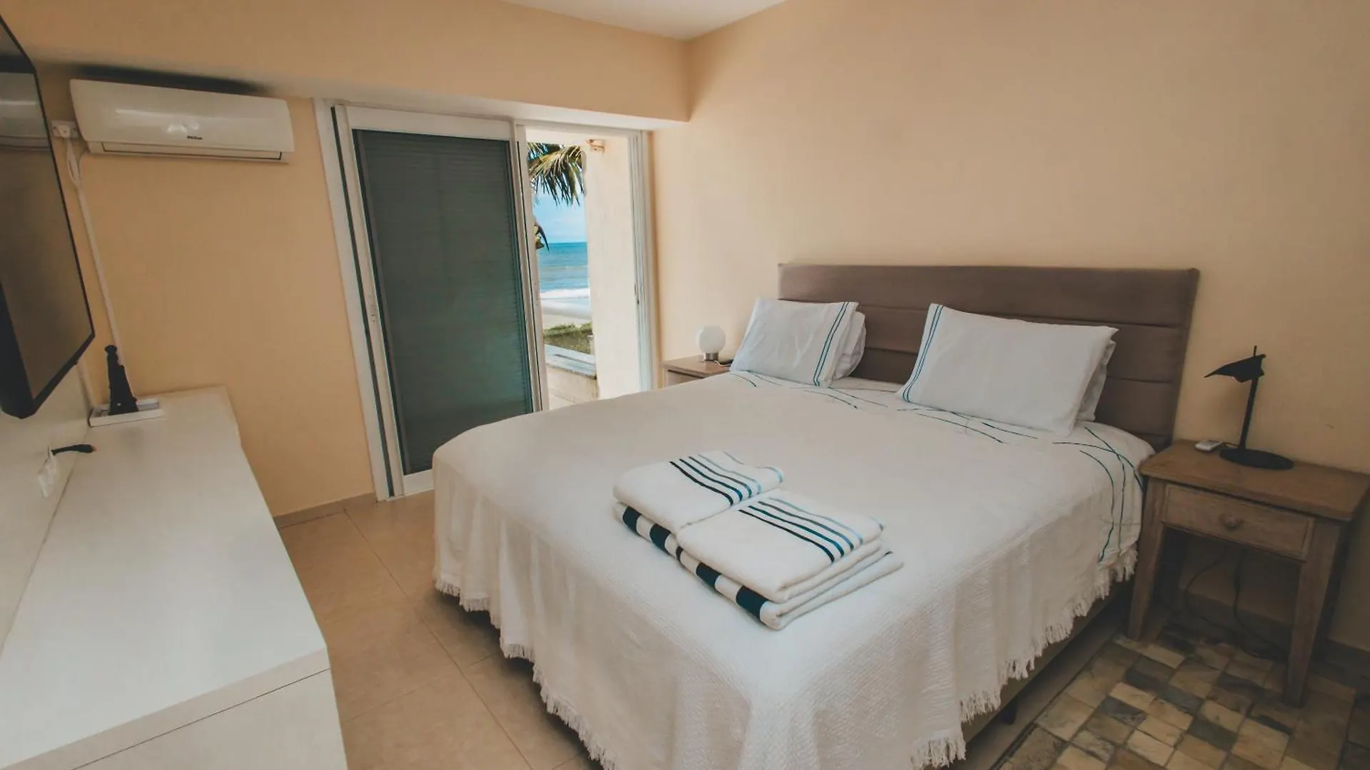 Casa Pe Na Areia Condominio Cancun Beach Itapoa/Sc Casa de Férias
